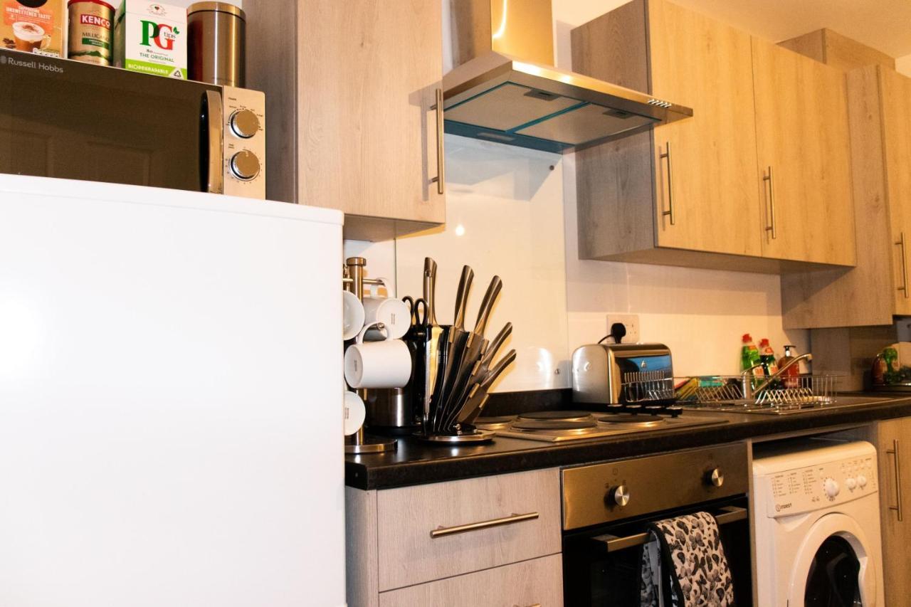 Livestay-Modern Apartment Minutes Away From Heathrow Slough Exterior foto