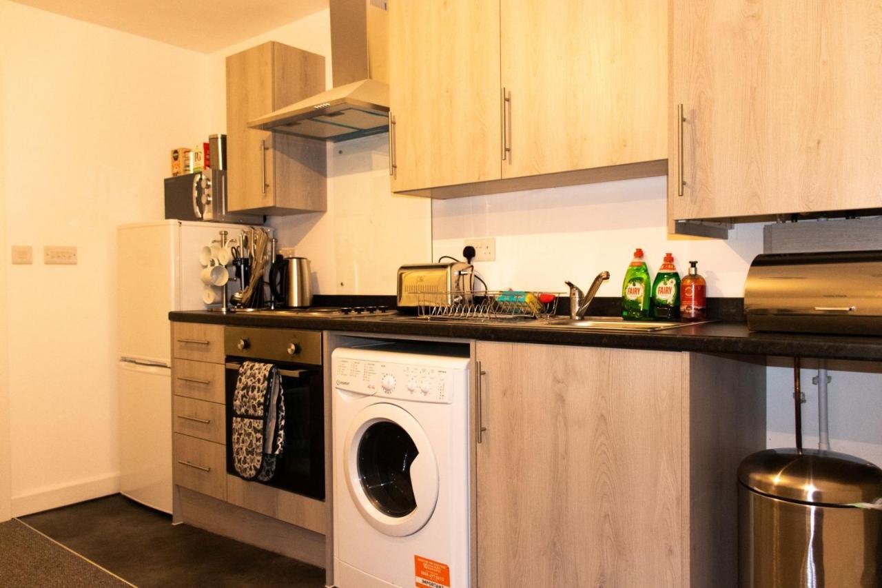 Livestay-Modern Apartment Minutes Away From Heathrow Slough Exterior foto